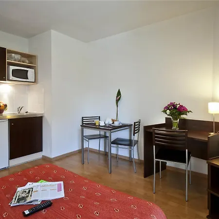 Adagio Access Paris - Porte De Chatillon Aparthotel 3*